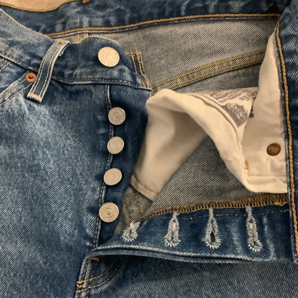 Levi’s 501 heart patch jeans, size 27, tts, like new! - Picture 12 of 12